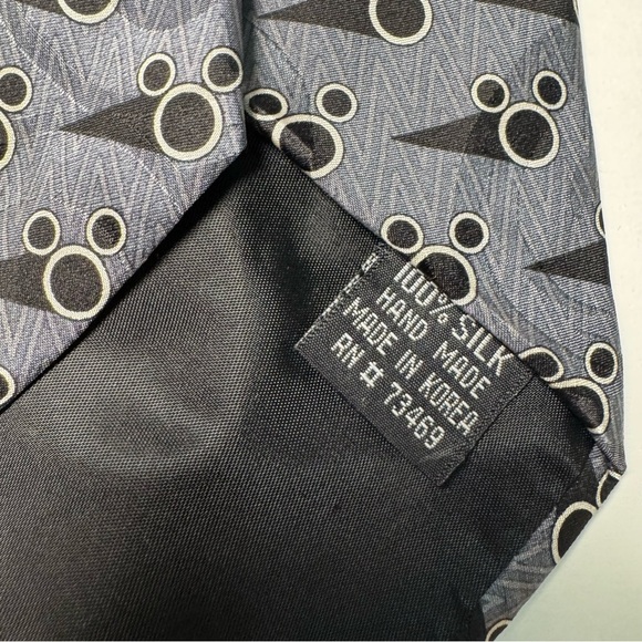 Vintage The Disney Store Mickey Black @ Gray Tie - Picture 6 of 6